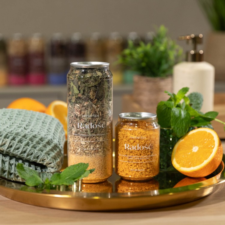 Puszka ziół do kąpieli Radość i sól do kąpieli z pomarańczą Herbal SPA na złotej tacy